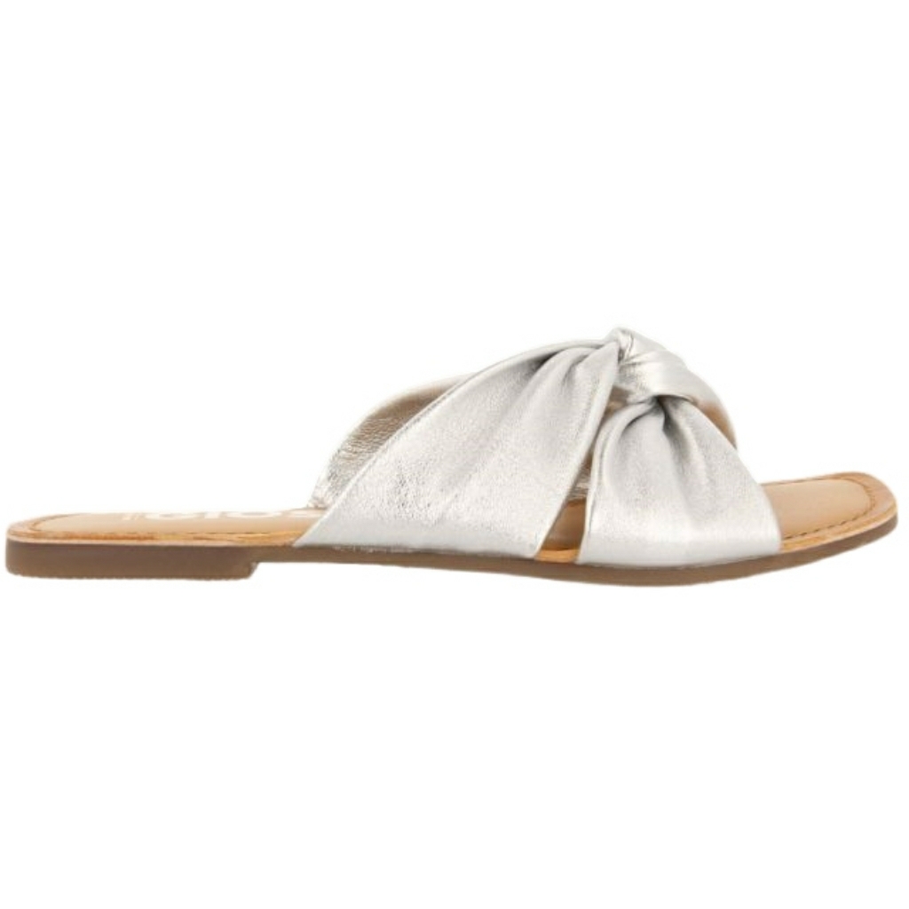 Sandalias con Nudo Slipper para mujer Giosseppo modelo 72049 en color plata