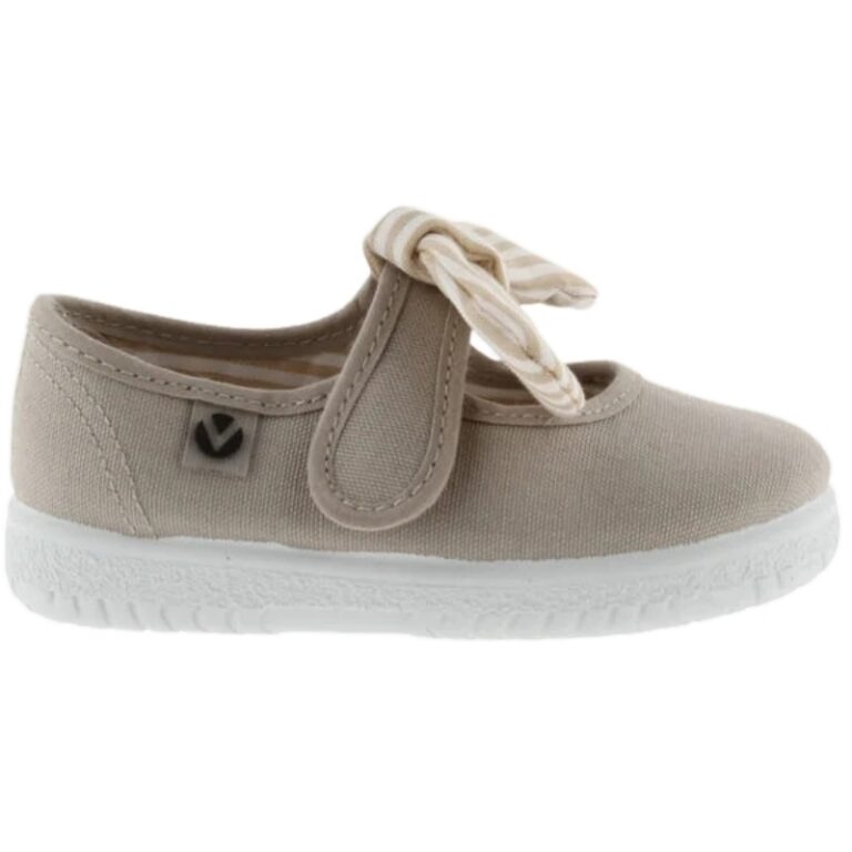 Merceditas Lona Velcro con Lazo Victoria modelo 105110 en color beige