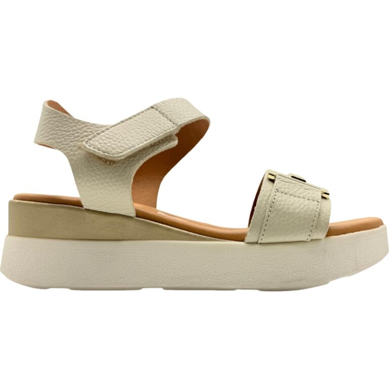 Sandalias de Piel con Plataforma y adorno de oro modelo 5672 en color hielo