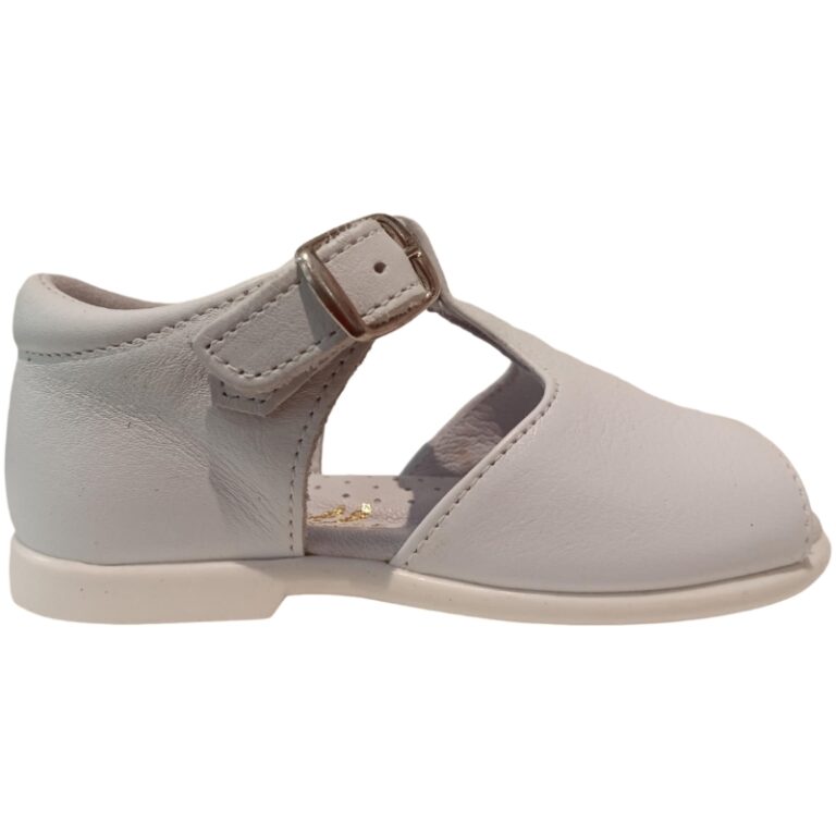 Sandalia de piel cerrada Fraile Clasic De Pablos modelo SI7780 en color blanco