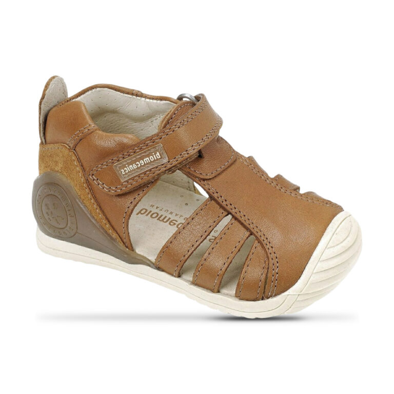 Sandalia Biomecanics modelo 172142 en color marron