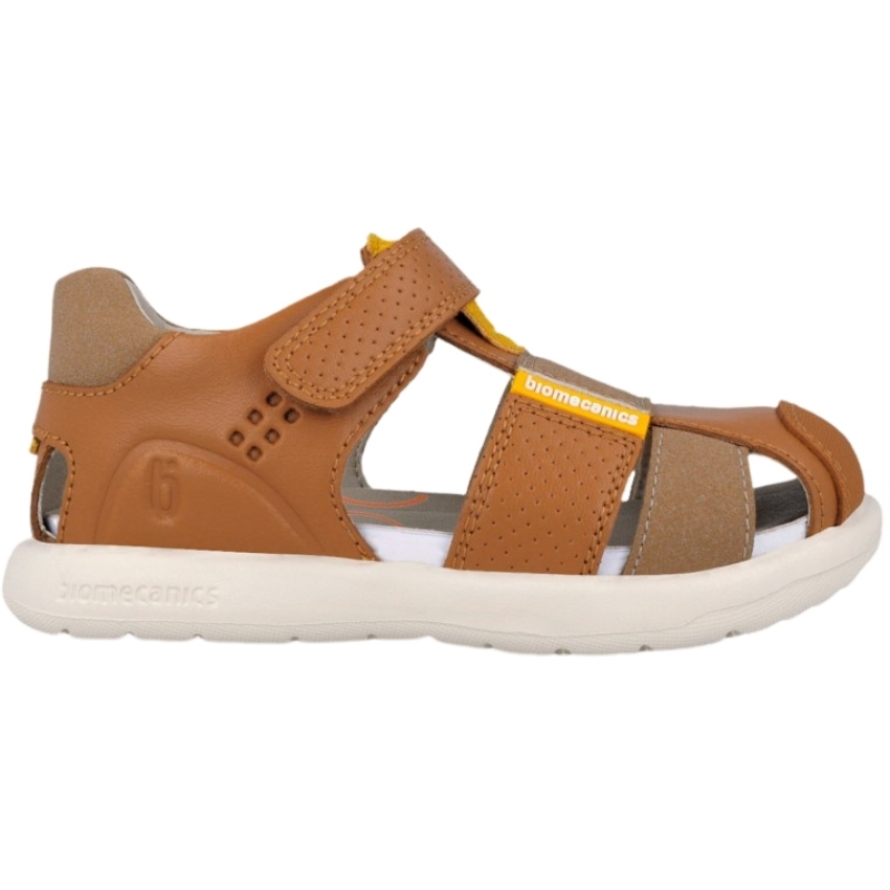 Sandalias Barefoot Piel Cangrejera Biomecanics modelo 262230 en color cuero